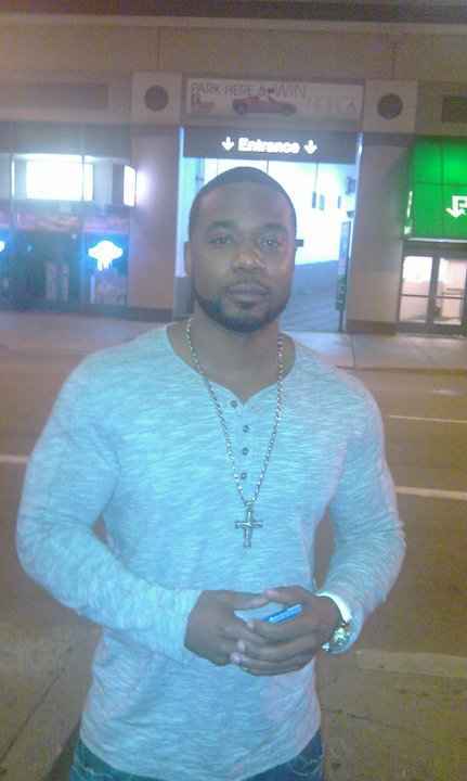 Date this georgeous United States man Corleon from Chicago US7433