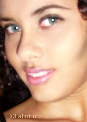 Date this charming Brazil girl Karen from Fortaleza BR3611
