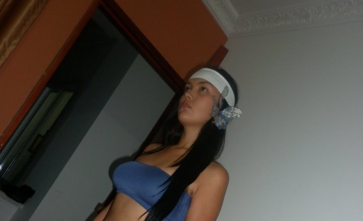 Date this sultry Colombia girl Yennifer from Manizales CO5144
