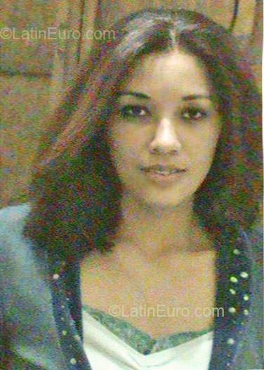 Date this happy Honduras girl Kenia from San Pedro Sula HN226