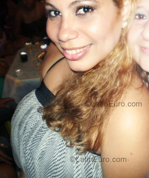 Date this athletic Brazil girl Laisa from Laisa BR3675