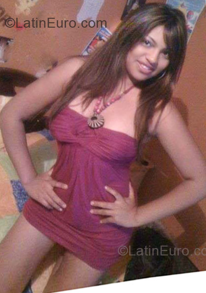 Date this attractive Ecuador girl Lizbeth Marcela from Ambato EC34