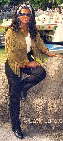 Date this hard body Brazil girl Genilza from Rio de Janeiro BR3701