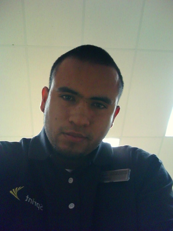 Date this young Colombia man Jeisson from Fuquay Varina CO5220