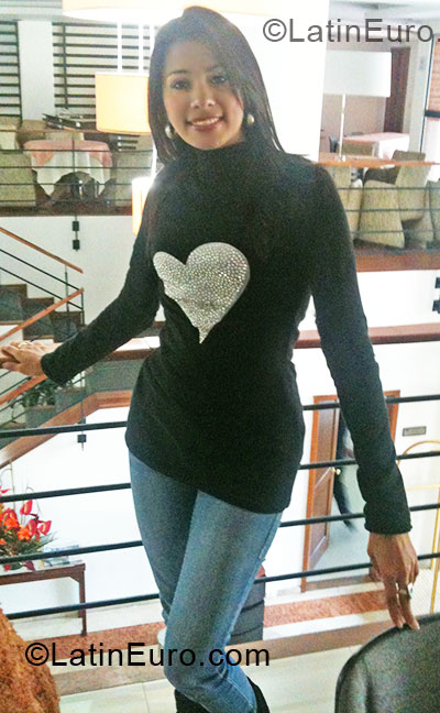 Date this happy Colombia girl Paola from Villavicencio CO7313