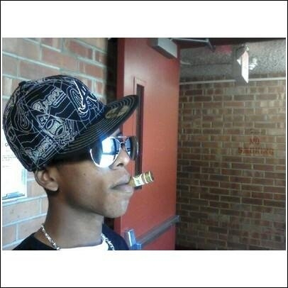 Date this young United States man Simon from Sagina W US7797