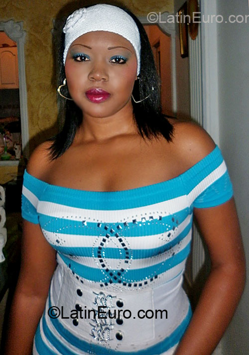 Date this passionate Colombia girl Mider from Cali CO5334