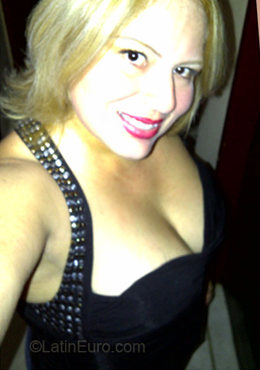 Date this sultry Venezuela girl Maria Lourdes from Barquisimeto VE35