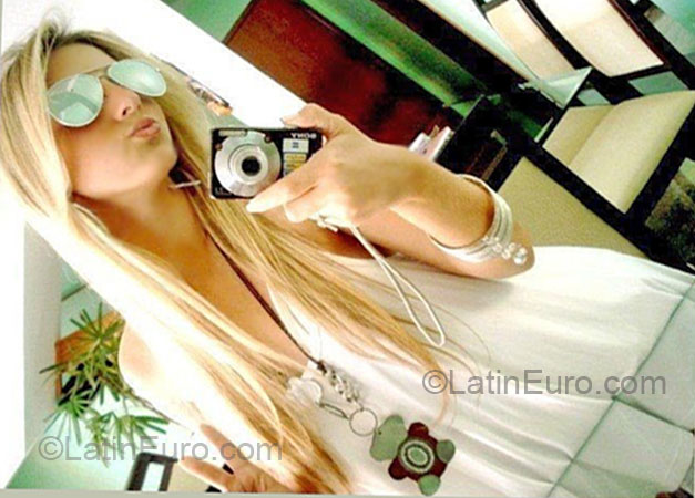 Date this young Brazil girl Vanessa from Rio De Janeiro BR3824