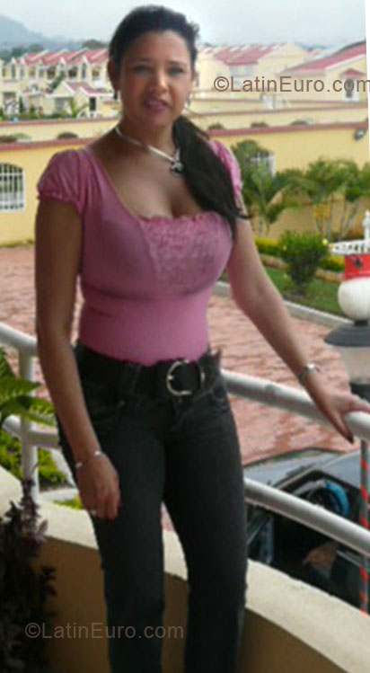 Date this stunning Colombia girl Vilma from Bogota CO5384