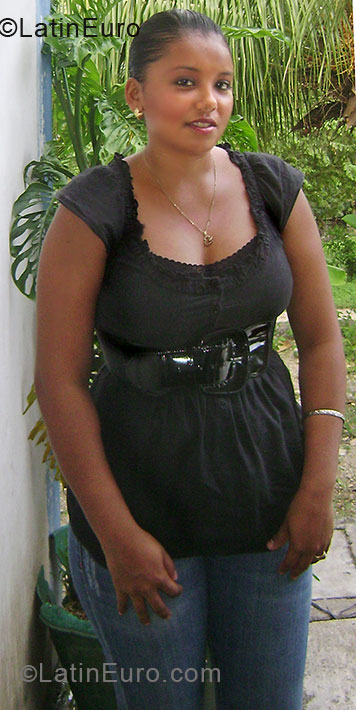 Date this sultry Honduras girl Karina Lizeth from Potrerillos HN245