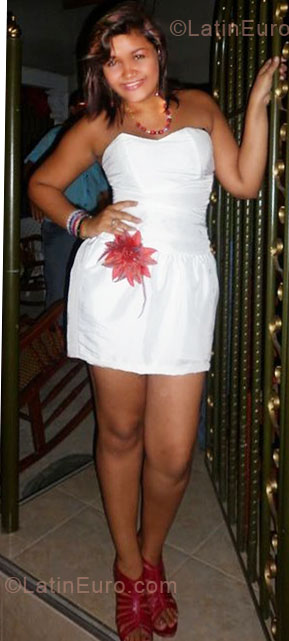 Date this charming Colombia girl Luisa Carolina from Sincelejo CO5398