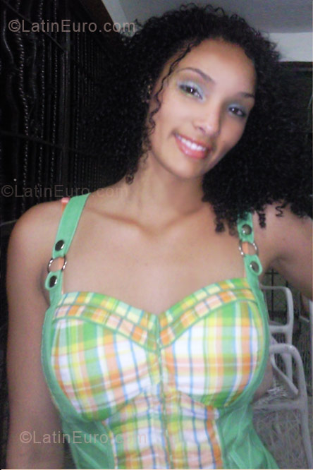 Date this young Dominican Republic girl Leidy from Jarabacoa DO5409