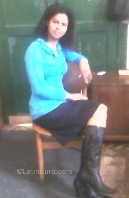 Date this young Colombia girl Rosa from Bogota CO5438