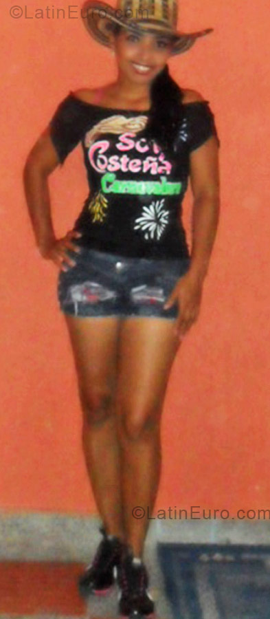 Date this attractive Colombia girl Danna from Barranquilla CO5441