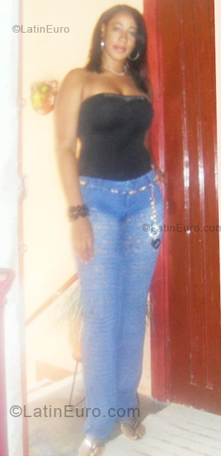 Date this hot Colombia girl Yalila from Cali CO5444