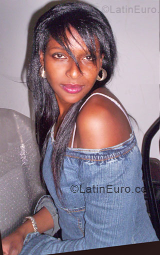 Date this tall Colombia girl Nicolasa from Bogota CO8473