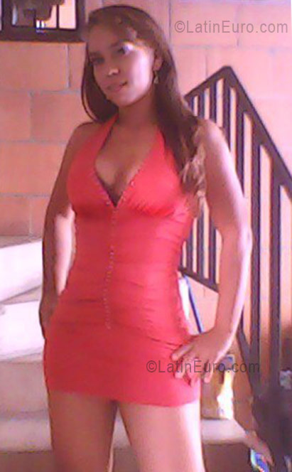 Date this foxy Colombia girl Diana from Cali CO5463
