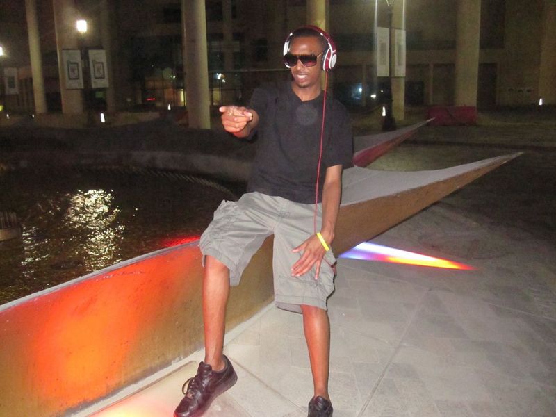 Date this tall United States man D5t4rPr0sp3cT from Richmond US8009