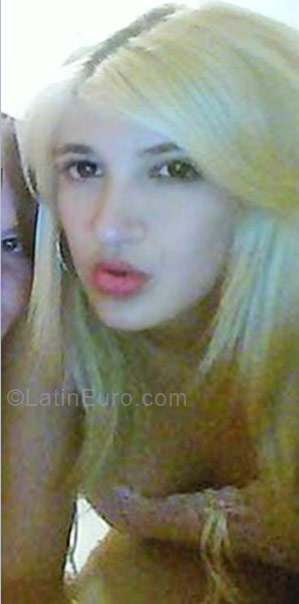 Date this foxy Brazil girl Jakeline Paula from Tres Coracoes BR3967