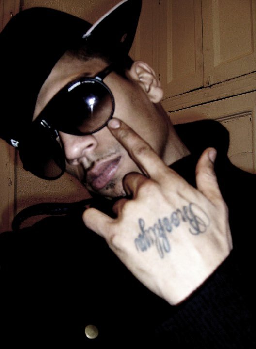 Date this tall United States man SHADYGHOST66 from Newark US8120