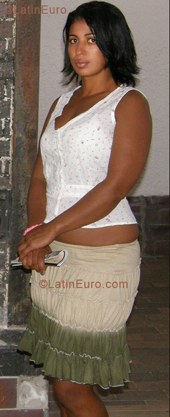 Date this voluptuous Brazil girl Kristina from Nilopolis BR3974