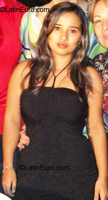 Date this sultry Colombia girl Lililan from Cali CO5550