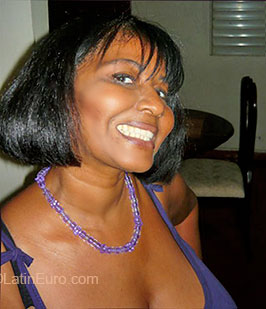 Date this voluptuous Dominican Republic girl Nany from Republica Dominicana DO5554