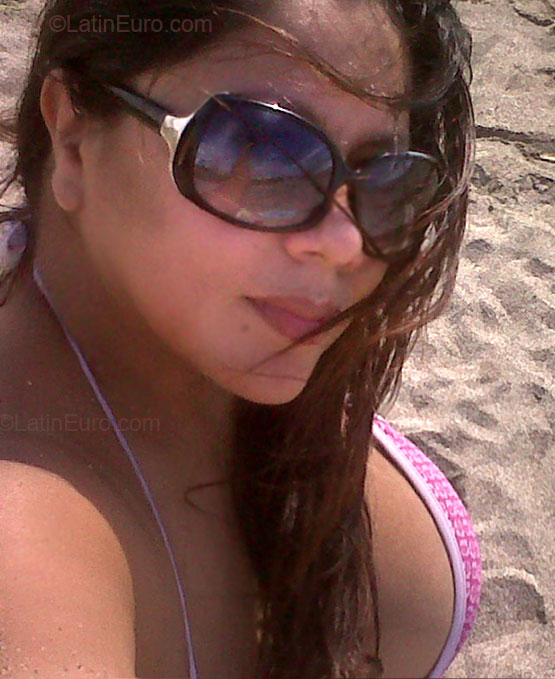 Date this sultry Ecuador girl Cecilia from Manabi EC53