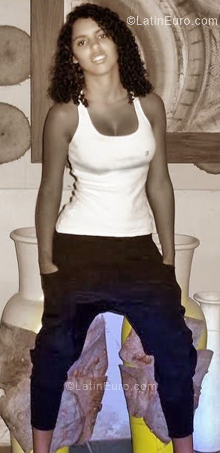 Date this hard body Brazil girl Joice from Maceio BR6045