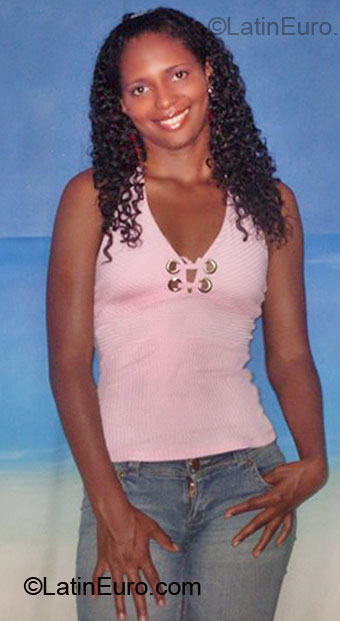 Date this beautiful Colombia girl Yolima from Bogota CO5605