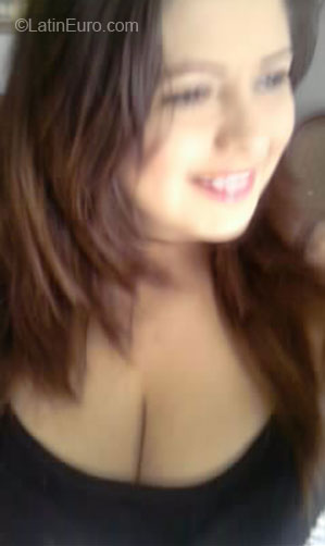 Date this sultry Colombia girl Yerly from Bucaramanga CO5609