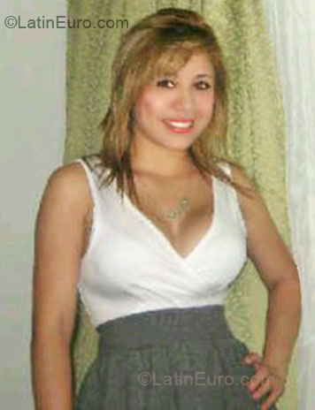 Date this athletic Colombia girl Lina from Medellin CO5618