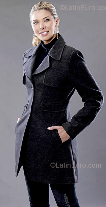 Date this tall Brazil girl Andrea from Curitiba BR4159