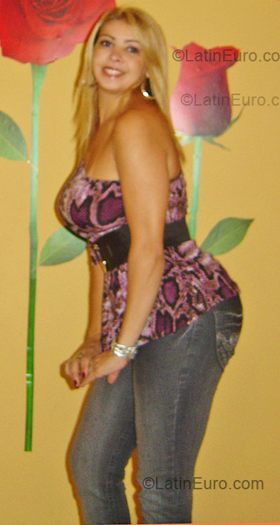 Date this good-looking Brazil girl Adriana from Rio De Janeiro BR4175