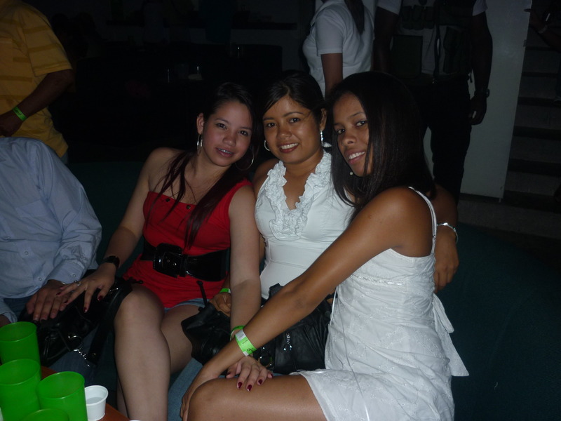 Date this beautiful Colombia girl Laura trejos from Cali CO5730