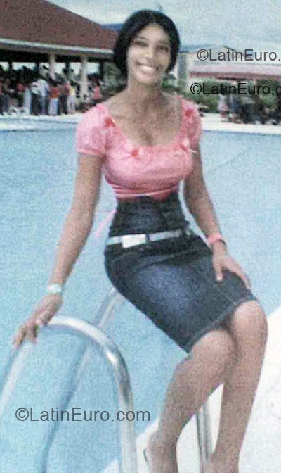 Date this pretty Dominican Republic girl Anyisantana from Santo Domingo DO5751