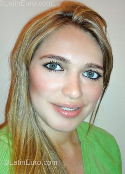 Date this voluptuous Brazil girl Juliana from Sao Paulo BR4270