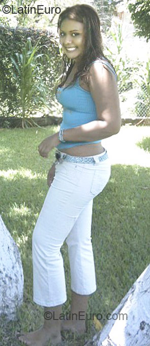 Date this hot Colombia girl Isaura from Medellin CO5847