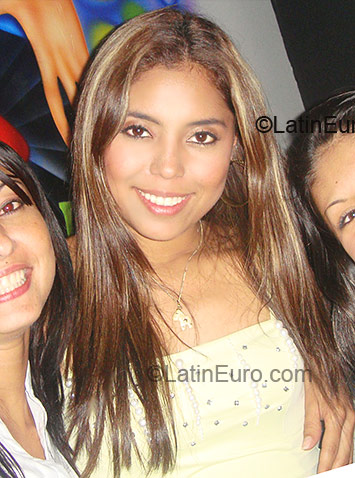 Date this foxy Colombia girl Maru from Armenia CO7075