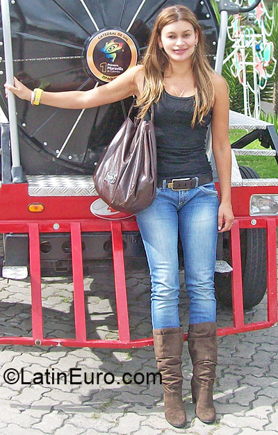 Date this hot Colombia girl Claudia from Manizales CO5923