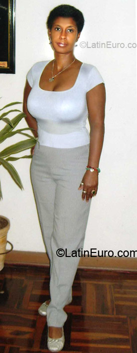 Date this gorgeous Peru girl Veronica from Lima PE406