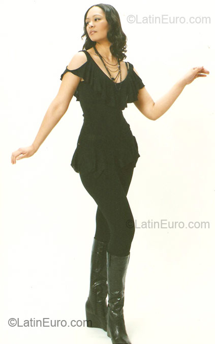 Date this lovely Colombia girl Amanda from Bogota CO5958