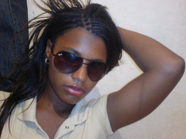 Date this foxy Senegal girl MONICA from Dakar SN103