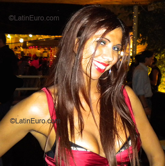 Date this lovely Brazil girl Lucimar from Brasilia BR4351