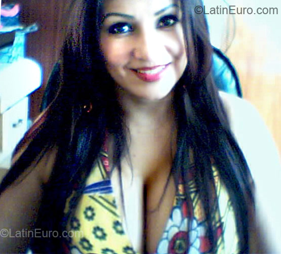 Date this tall Venezuela girl Elsa from Merida VE49
