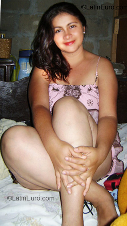 Date this delightful Peru girl Jahaira from Tarapoto PE410
