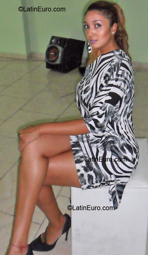 Date this georgeous Brazil girl Ell from Rio De Janeiro BR6892