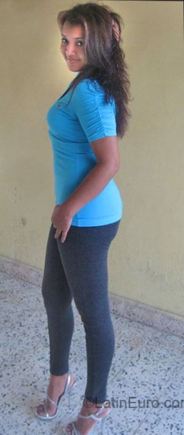 Date this passionate Honduras girl Clary from La Ceiba HN275