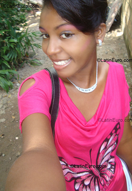 Date this georgeous Dominican Republic girl Yessica from Santo Domingo DO6195